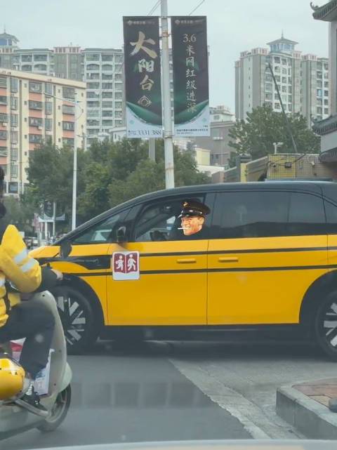 真有极氪 MIX 车主把车改成校车涂装啦，大家说说好看吗？