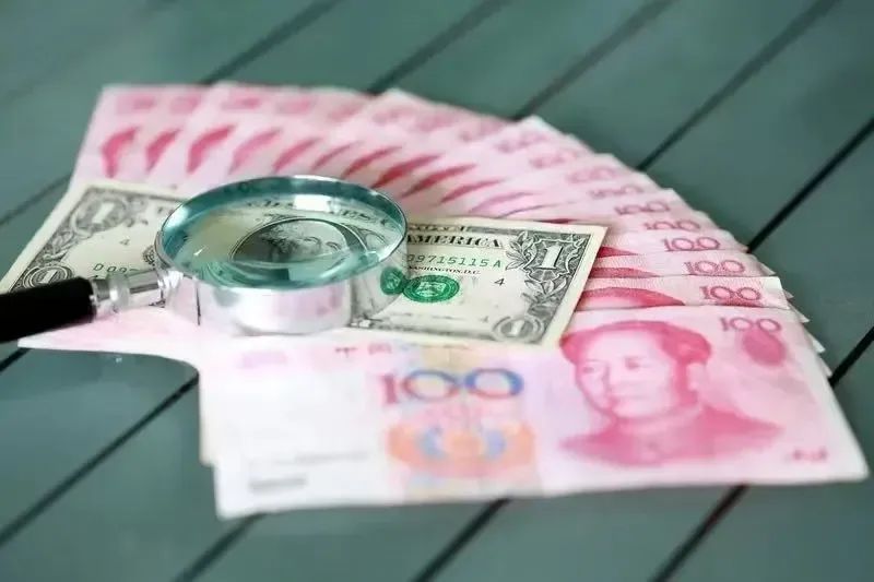 人民币汇率波动:内外因素交织下的2025年展望