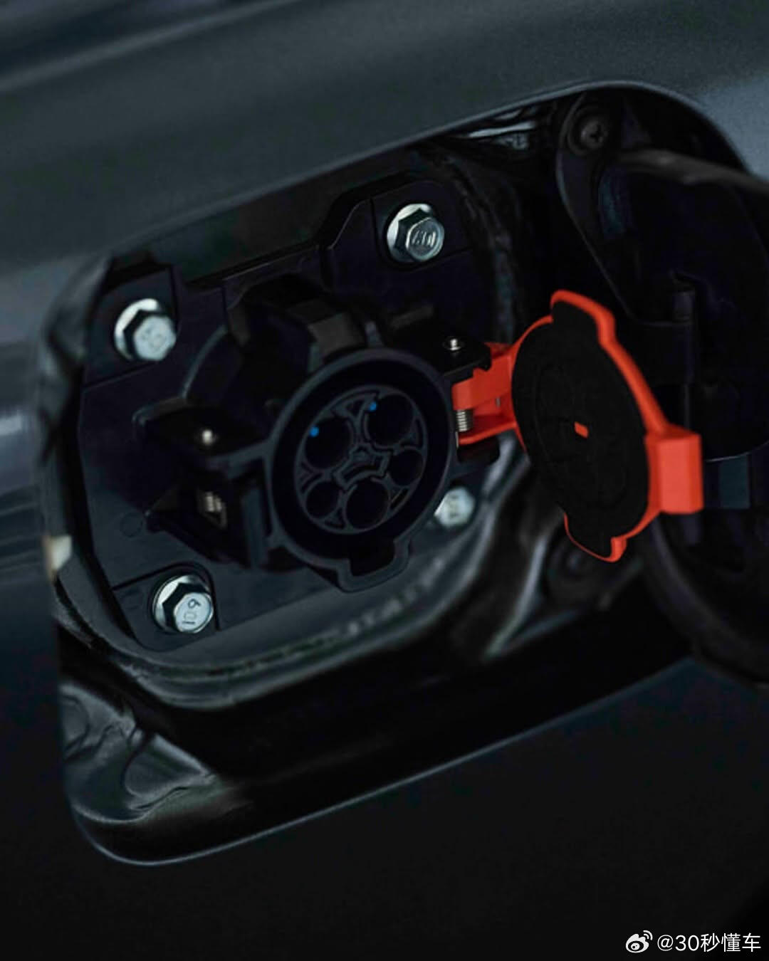 纯电GTR R32 双电机四驱400匹 JDM粉买账吗？