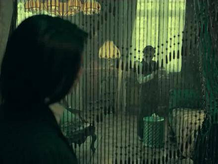 在电影《八佰》中，刀子这个角色是否真的算得上是一位英雄呢？