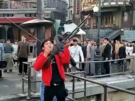 一起走进《八佰》拍摄现场～看看现场的拍摄花絮