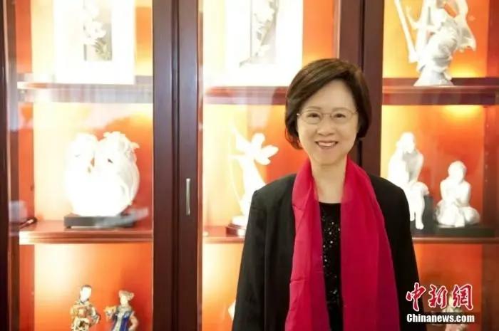 圖為知名作家瓊瑤