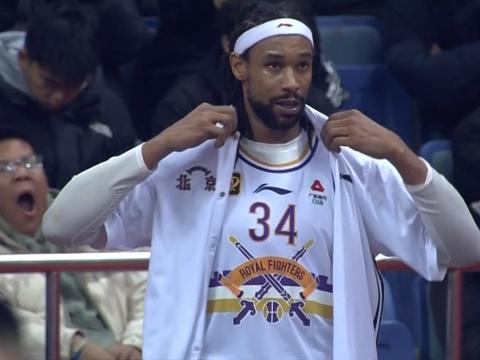 张帆关键5分杀死比赛，闵鹿蕾回应末节启用萨林杰：关键时刻发威