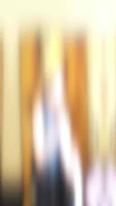 看胡冰卿今日《锦囊妙录》扫楼的造型，宛如清冷白月光现身