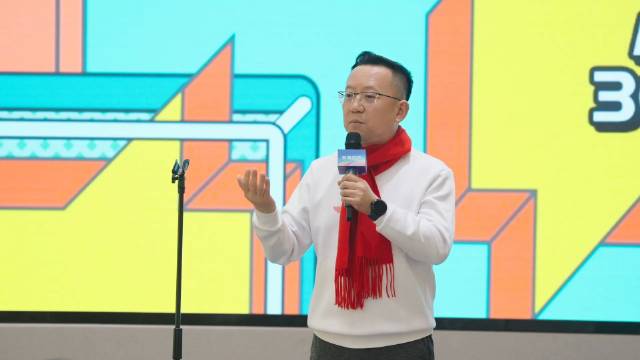 东风日产汽车销售有限公司总经理刘新宇上演脱口秀