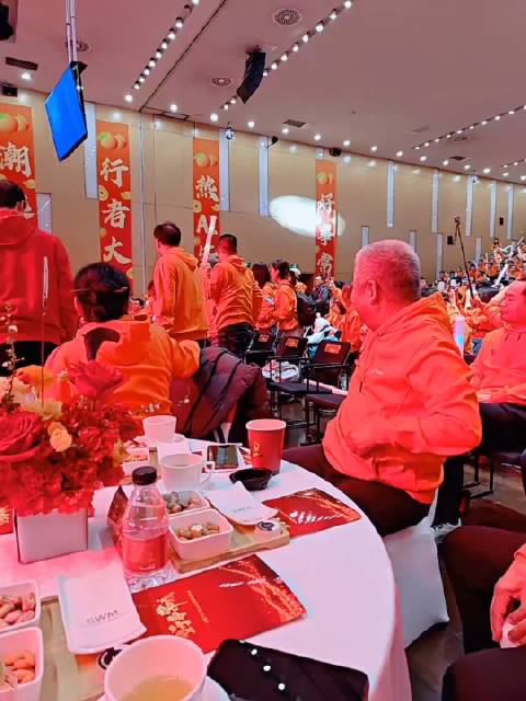 长城年会马上开始，来啦，来啦，长城汽车董事长，魏建军亲临现场