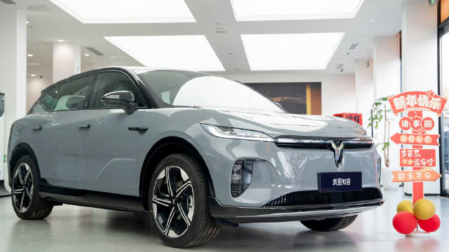 实拍岚图知音：新春购车福利加码，限时17.98万起，宠粉进行到底！