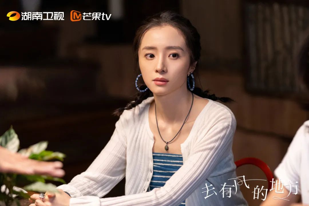 看惯了滤镜脸，居然有人嫌她“老”？