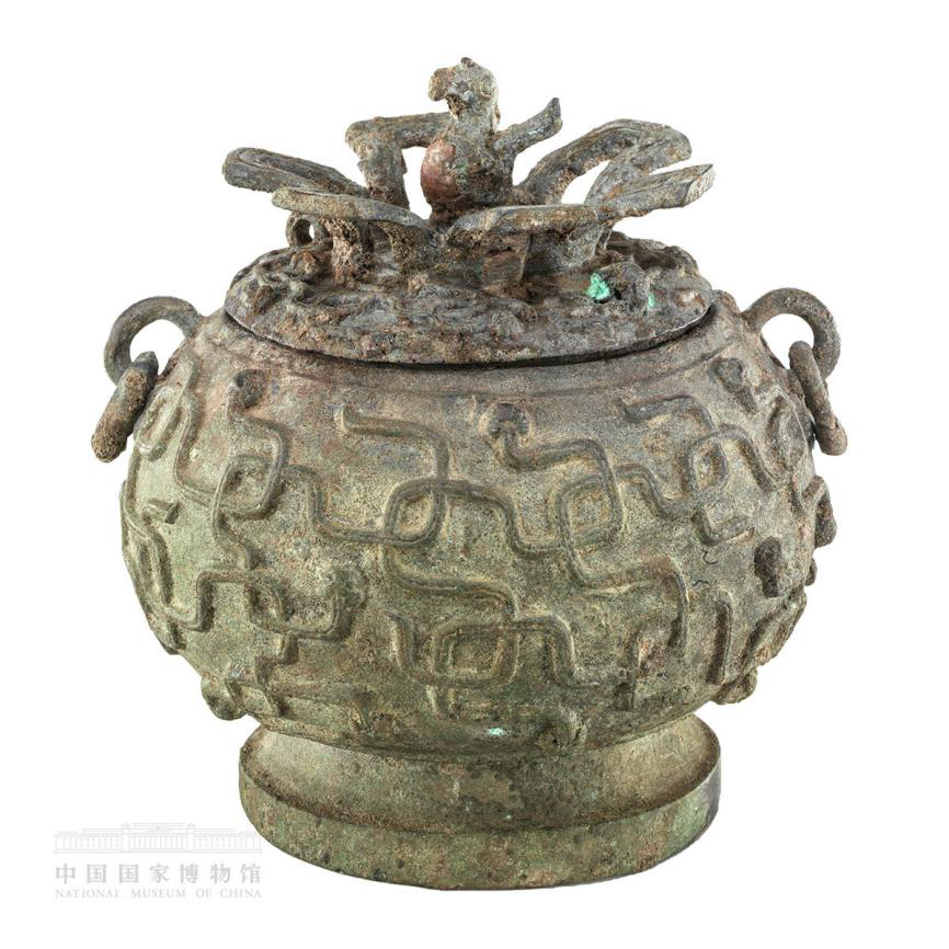 蛇紋銅提鏈罐（春秋）。國家博物館供圖