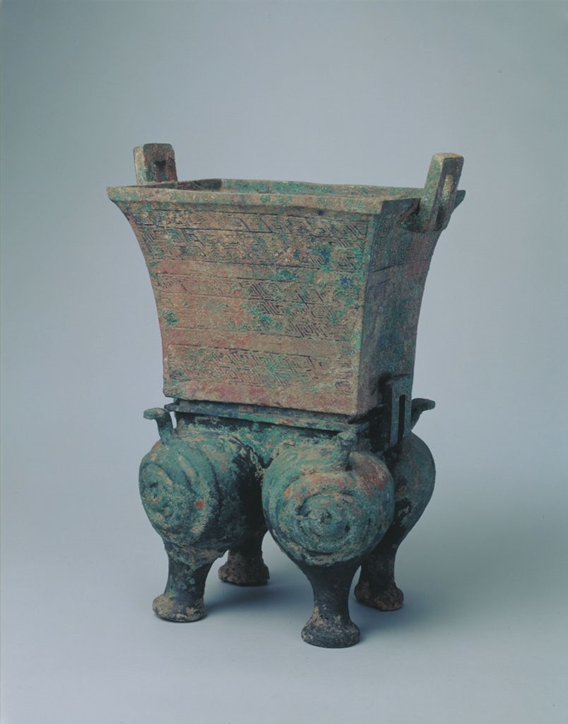 四蛇飾甗（春秋早期）。故宮博物院供圖