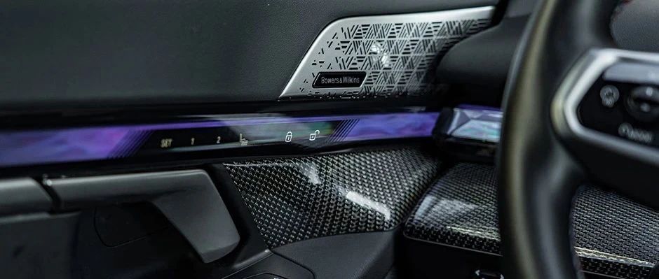 601马力+四驱！豪华中大型座驾，动力媲美宝马M5，价格却低80多万？！