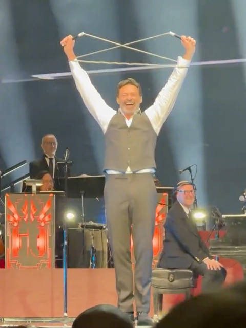 Man爆 ！近日，休·杰克曼在个人巡演上尽情跳舞…