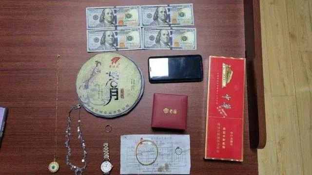 王某盗窃的财物。图片来源/上海长宁警方