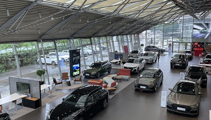 1月汽车经销商库存预警指数同环比上升，车市出现短暂空窗期