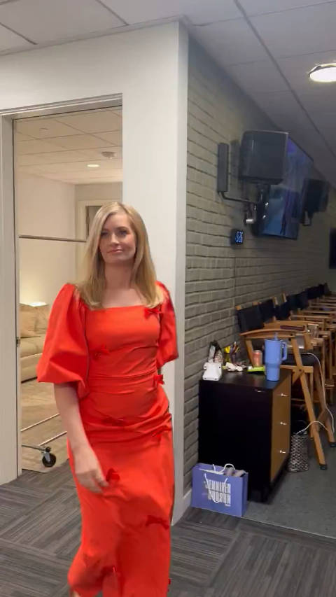 卡洛琳caroline回归 《破产姐妹》