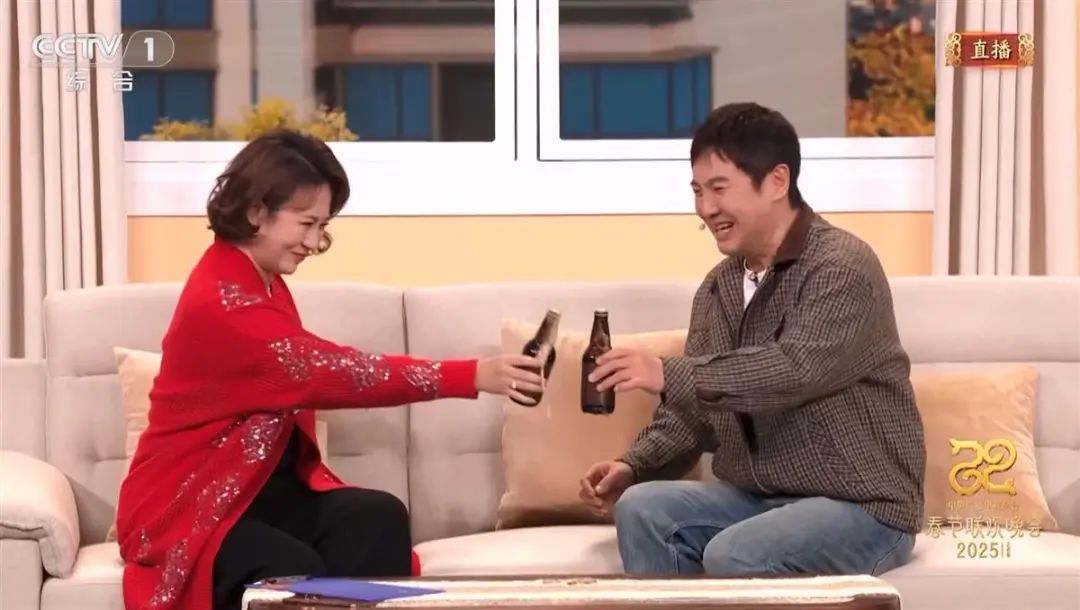 沈腾与马丽的小品《金龟婿》（图源：央视春晚）