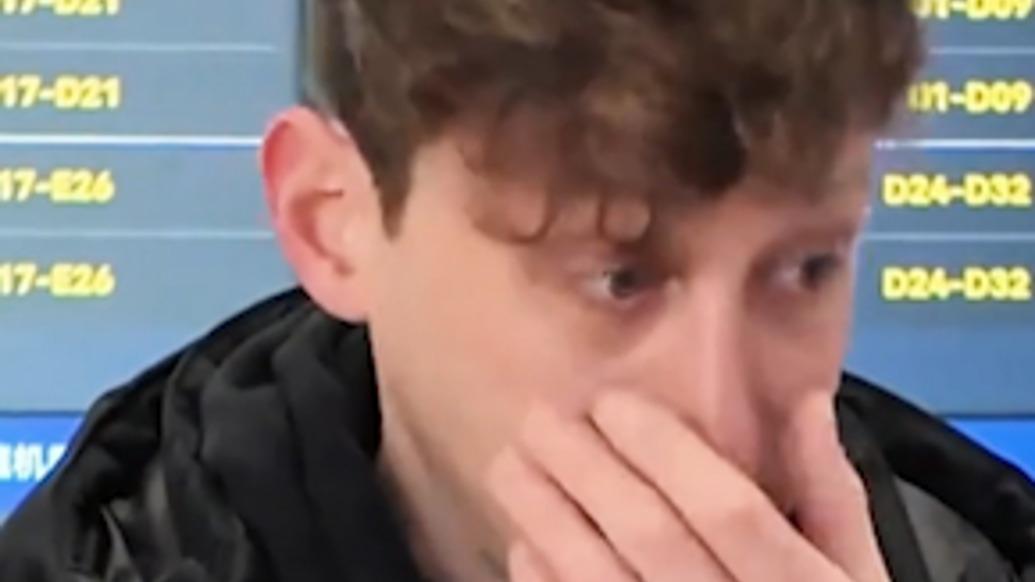 埃文凯尔返美前流泪告别