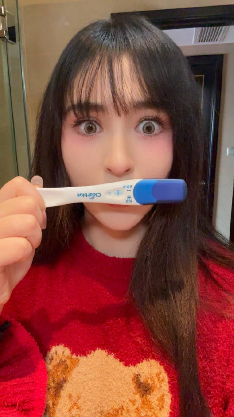 李心艾官宣怀孕，据悉，她曾出演周杰伦《天台》女主角，恭喜！