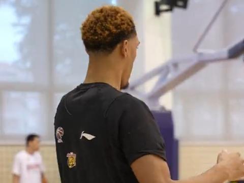 广东更新训练！任骏飞+三外归队，胡明轩恢复训练，小将强化力量