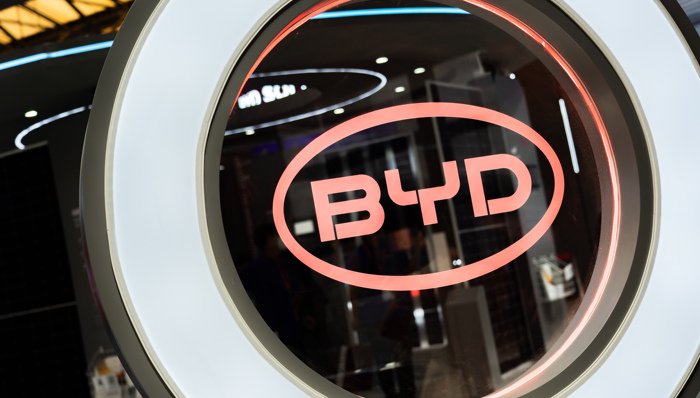 比亚迪保险去年亏损1.69亿，行业“鲶鱼”如何化解新能源车险难题？