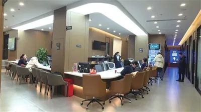 貝殼找房青島站推出的“優鮮賣”等模式助力更多市民實現新房夢。徐美中 攝