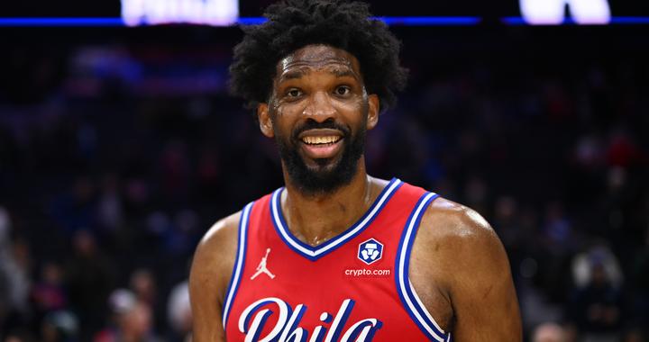 第三节爆发得分高潮 主队掀起全场球迷热情浪潮