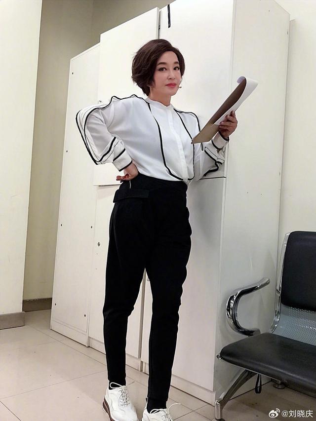 演员刘晓庆。图片来源：刘晓庆官方微博
