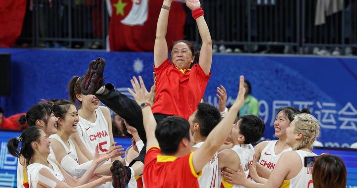 郑薇卸任中国女篮主帅，她曾率“无畏金兰”重回巅峰