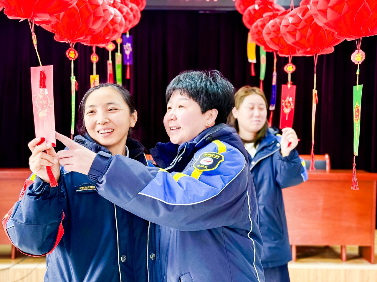 北京公交集團客六分公司第三車隊工會舉辦「鬧元宵、猜燈謎」活動。受訪者供圖