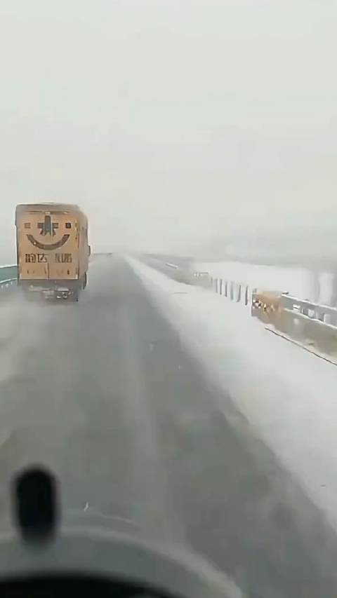 汽车底盘的重要性，保时捷如果底盘调教拉胯，也许视频中就是一个悲剧了！