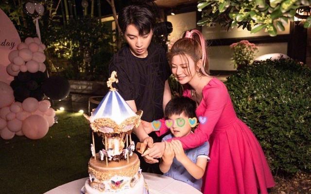 陈晓和陈妍希，图源：@陈妍希michelle