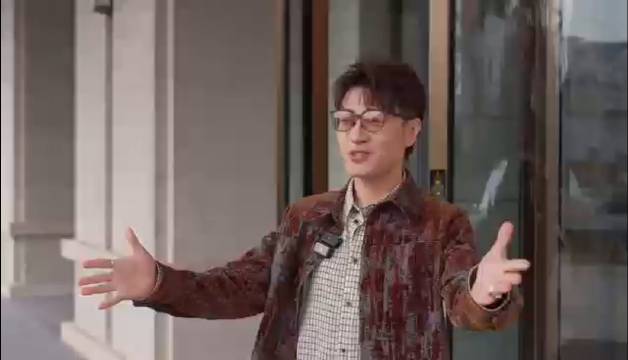作为连续两年上春晚的中国豪华车标杆…