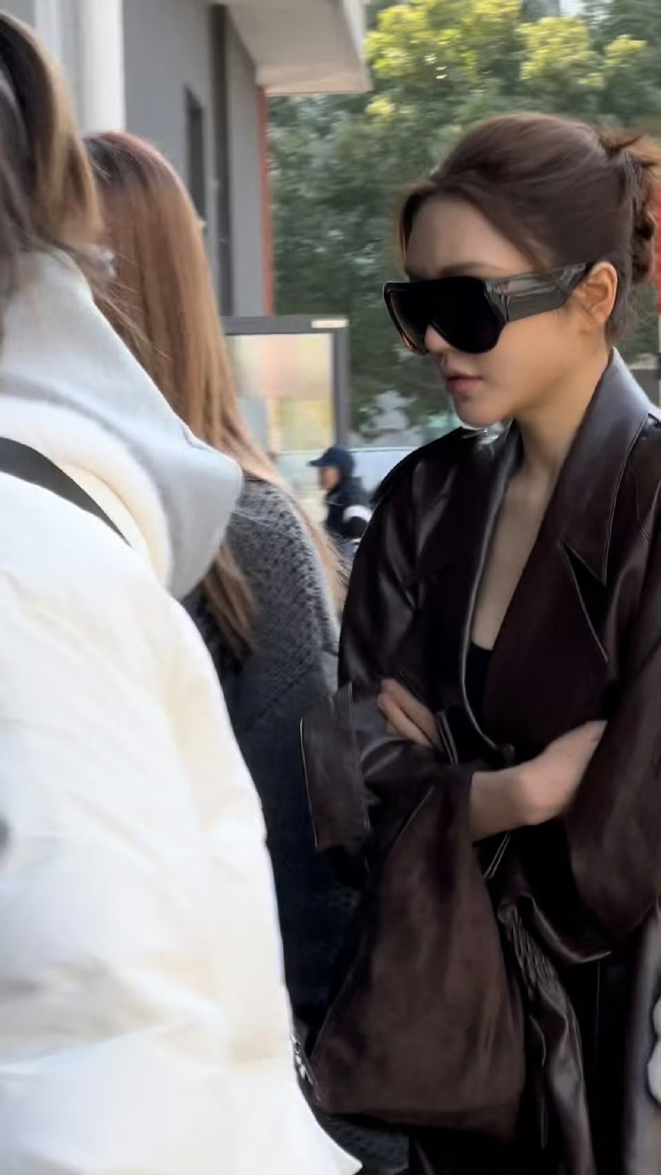 周扬青恋情传闻后首亮相，一身时尚造型惊艳四座！