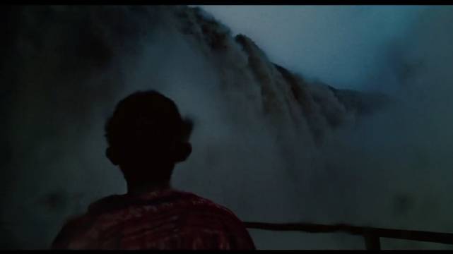 早安 我终于来到伊瓜苏，觉得好难过，因为我始终觉得， 站在瀑布下面的，应该是两个人