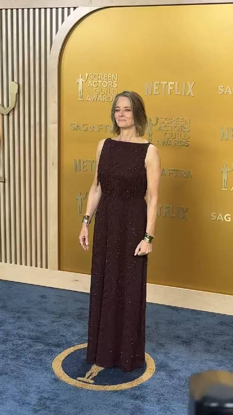 朱迪·福斯特亮相！她今天凭借《真探》提名限定剧/电视电影最佳女演员