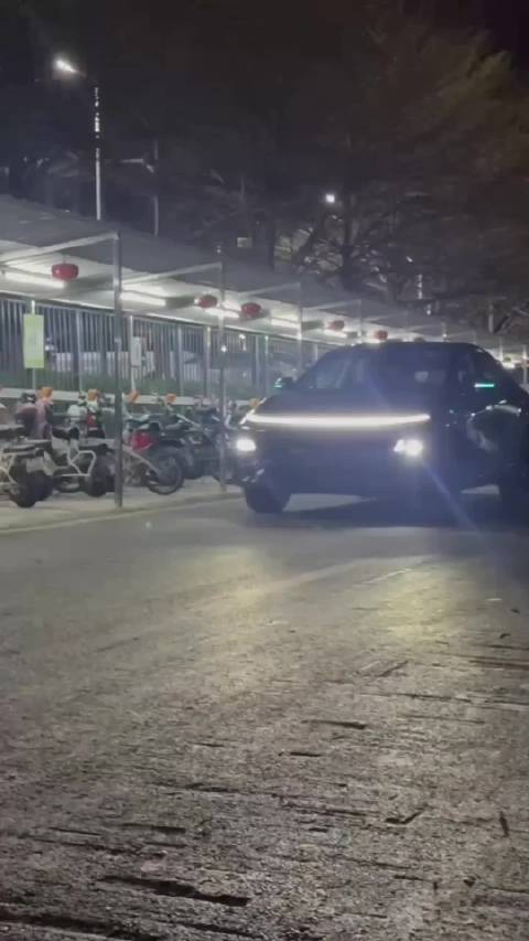 小鹏接下来的新款G6和G9就搭配了智驾小蓝灯…