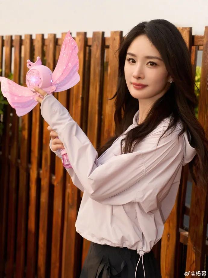 图源@杨幂
