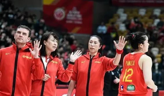 张镇麟母亲王芳卸任中国女篮领队