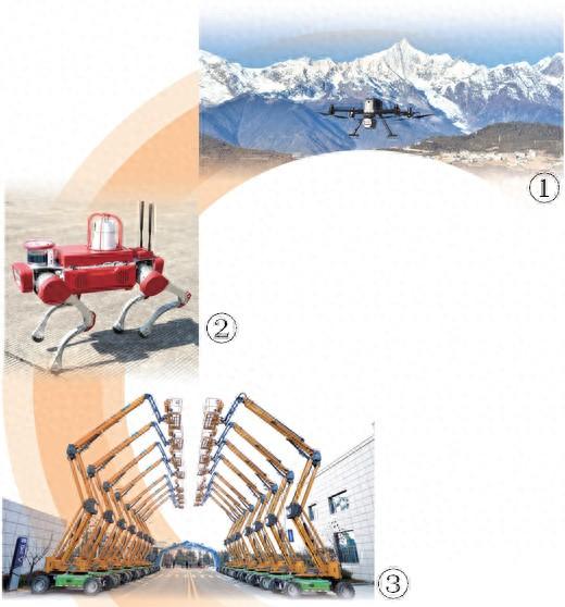 图①：云南迪庆藏族自治州，行者X500多旋翼无人机在进行滑坡体三维数据采集测试工作。