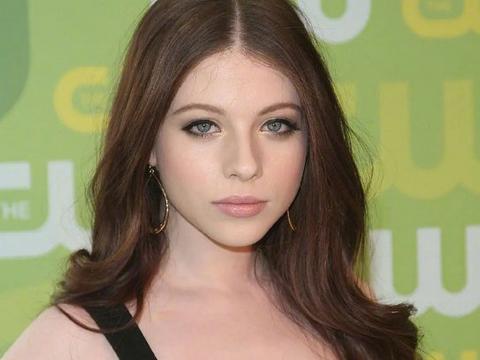 绯闻女孩女星家中去世，死因有疑点需尸检确认，她还不到40岁