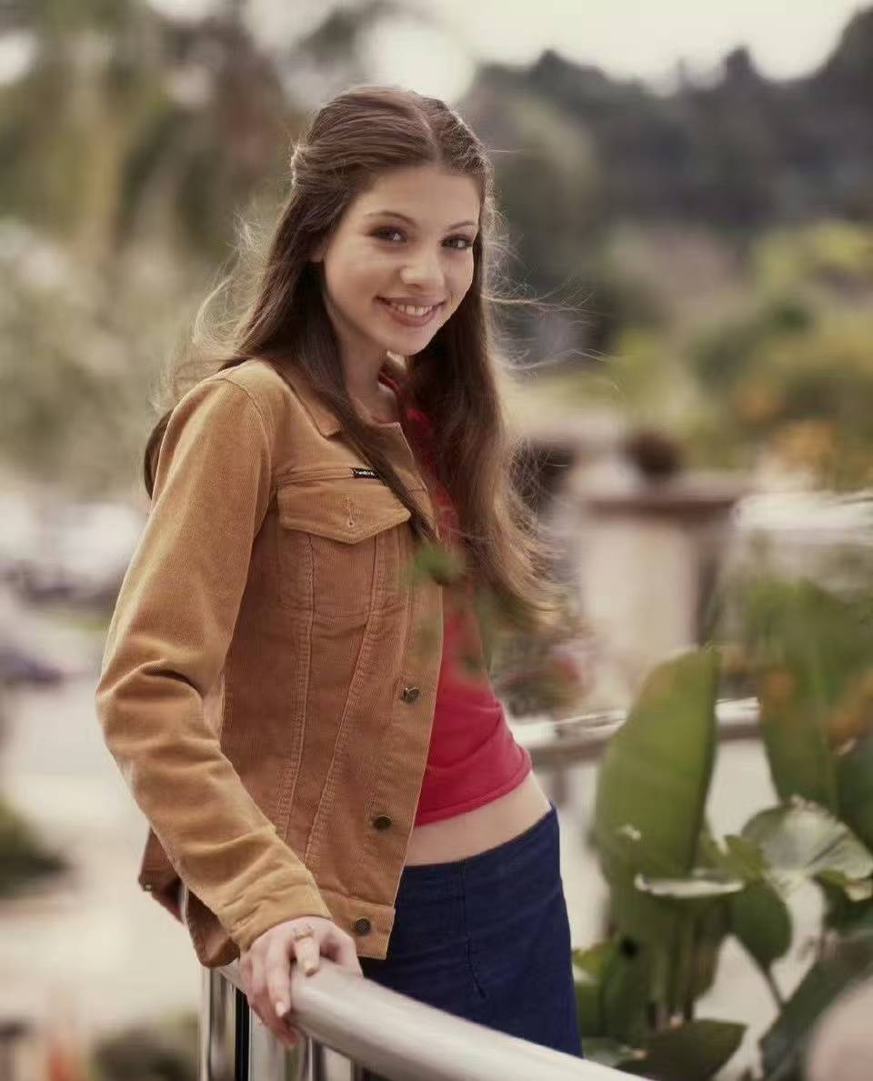 《绯闻女孩》乔治娜饰演者米歇尔·崔切伯格在家中去世，此前消瘦憔悴引发关注