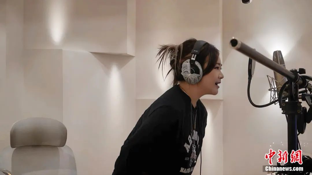 配音演员吕艳婷。受访者供图