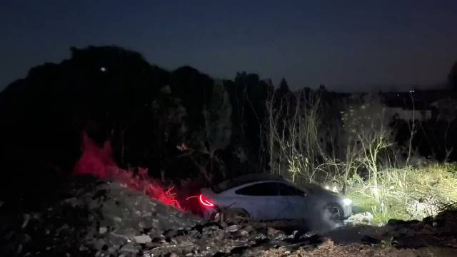小米SU7车主分享乡间高速驾驶事故经历