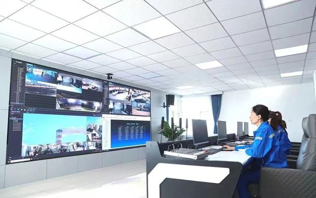 大庆油田超10万口单井、6000余座站场实现数字化运营。 微信公众号“大庆油田” 图