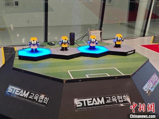 3月8日至9日,“首尔AI Festa2025”在韩国DDP(东大门设计广场)举行。图为8日现场展区。季龙雨 摄