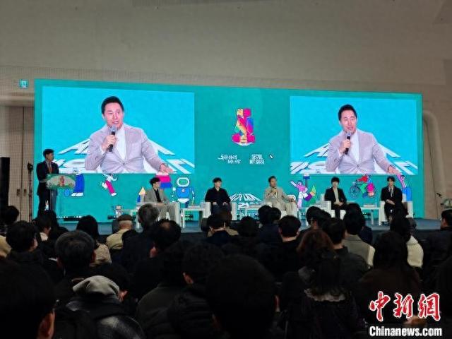 3月8日至9日,“首尔AI Festa2025”在韩国DDP(东大门设计广场)举行。图为8日活动现场。季龙雨 摄