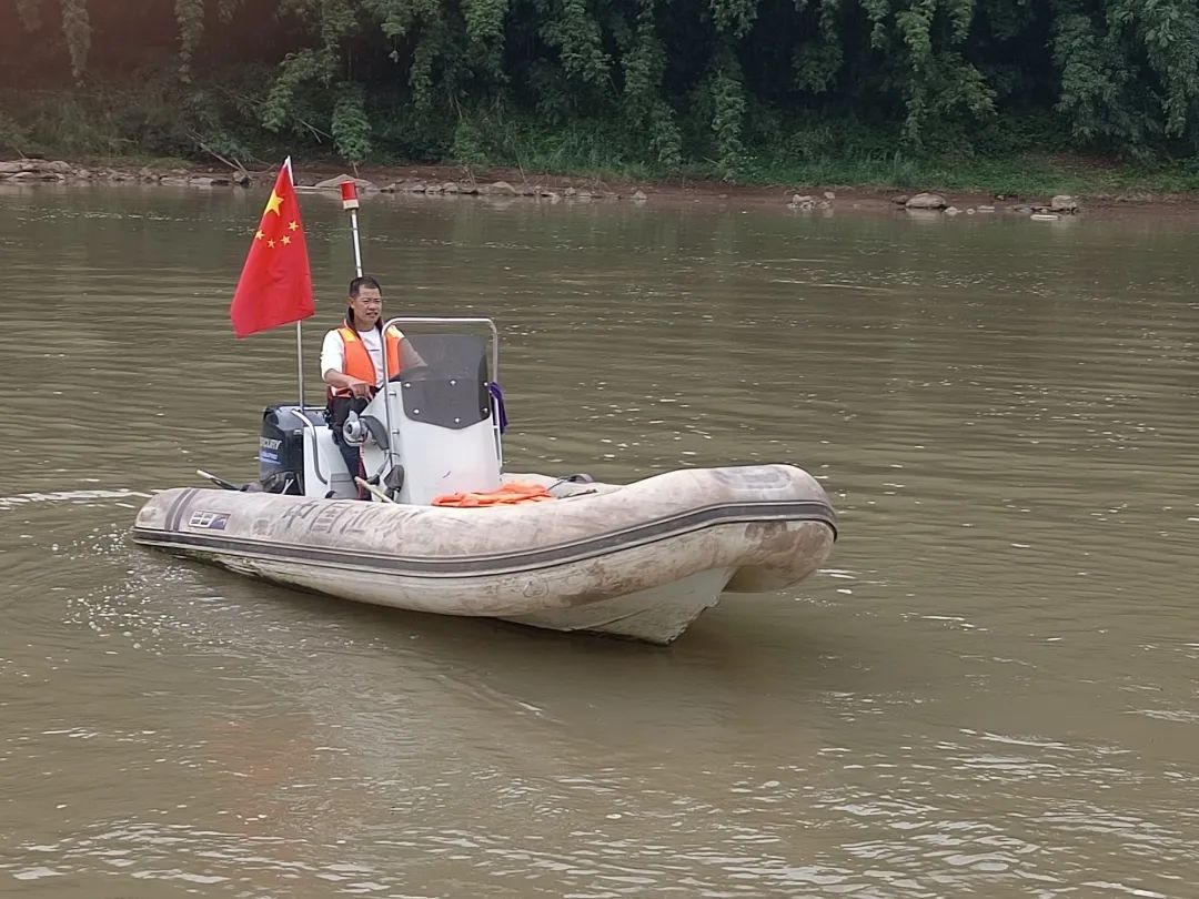 漁政護魚人員在赤水河進行護漁