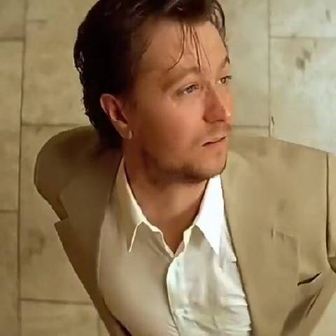 瘾君子 + 疯子的最佳演绎：加里奥曼在《这个杀手不太冷》里饰演的犯罪警察