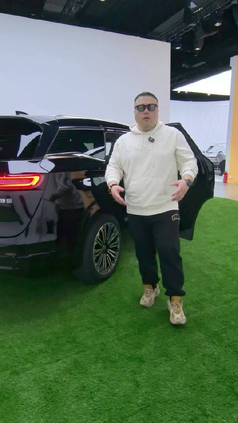 这台全新捷途山海L9的第二排座椅能横滑、还带零重力座椅，还要啥MPV