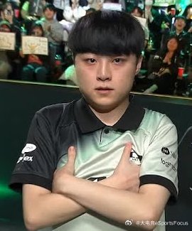 中单选手ShowMaker与Vladi同庆姆巴佩的精彩瞬间